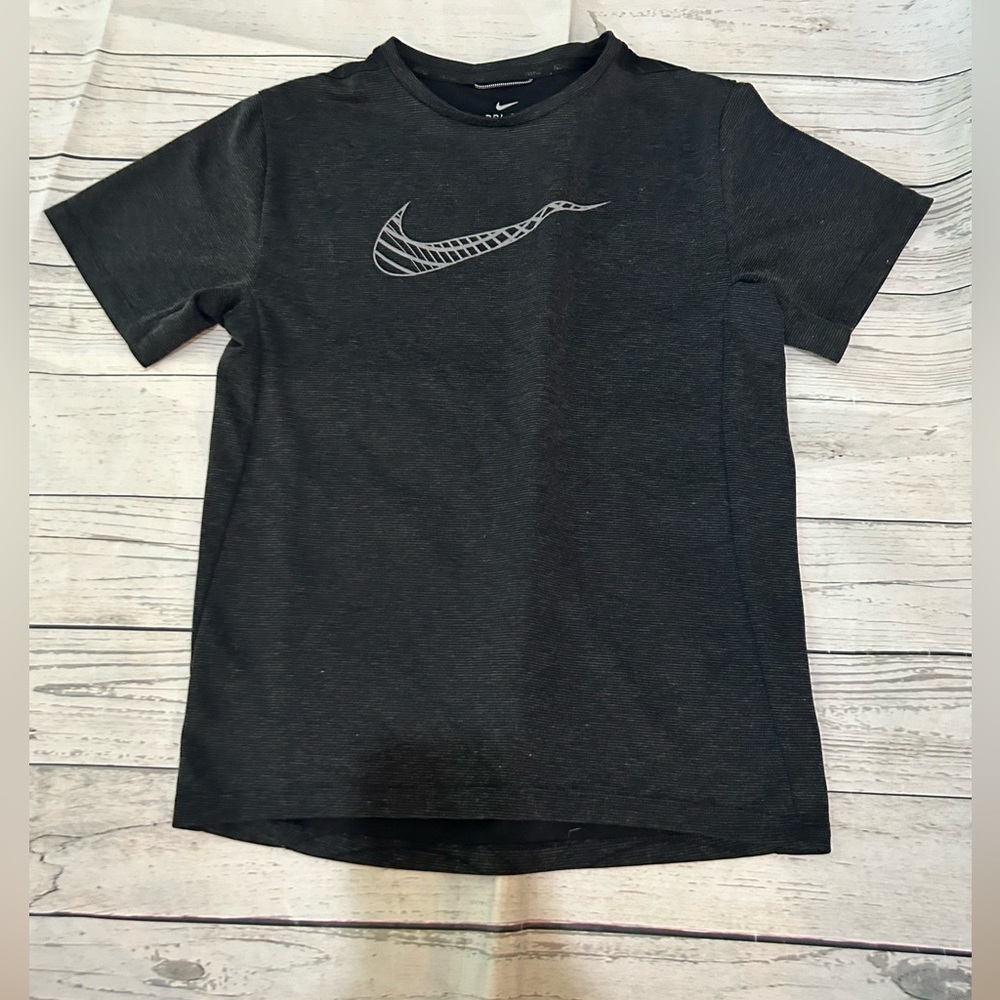 Nike kid’s extra large short sleeve tee.